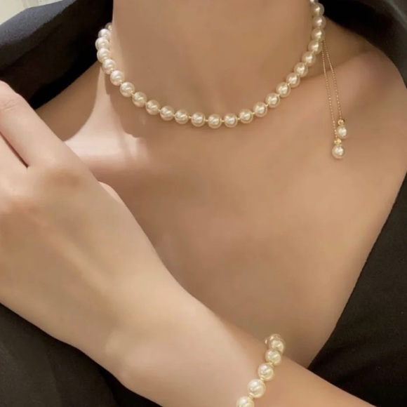 Deisgner Pearl bolo necklace from Dubai! Custom made. Wear many different ways! - Picture 4 of 6